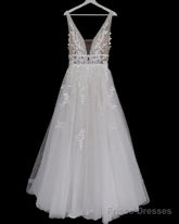 Boho Rustic Wedding Dresses Tulle V Neck Embroidery