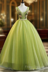 Fresh Green Tulle V Neck Long Lace Up Senior Formal Prom Dress With Applique