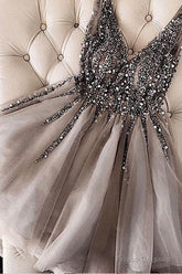 Luxurious Sequins Beaded V-Neck Tulle Short Gray Homecoming Dresses