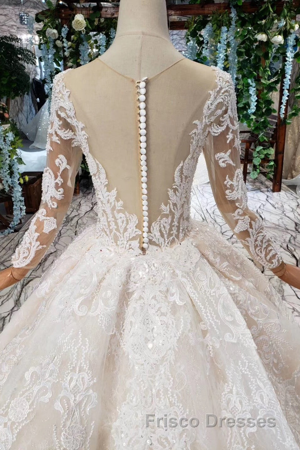 Gorgeous Long Sleeves Ball Gown Wedding Dress With Beading Appliques