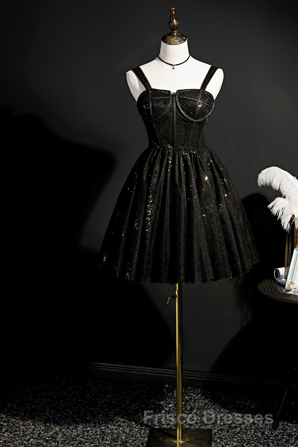 Elegant Sleeveless Tulle Sequins Short Homecoming Dress