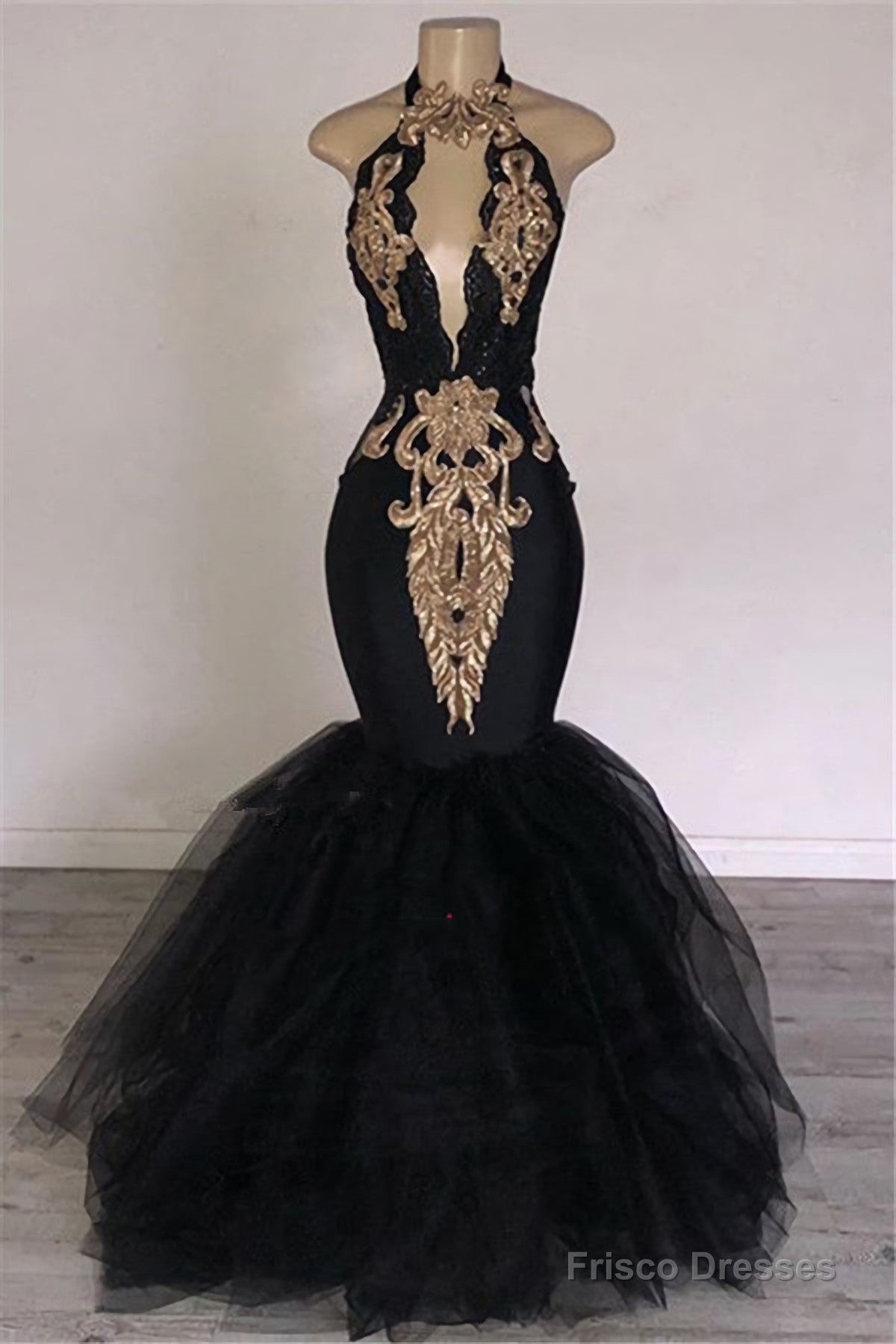 2025 Sexy Prom Dresses, Black Mermaid Tulle With Gold Appliques V Neck Backless Secondary image
