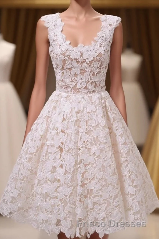 Chic A-line Short Lace Homecoming Dress Main image