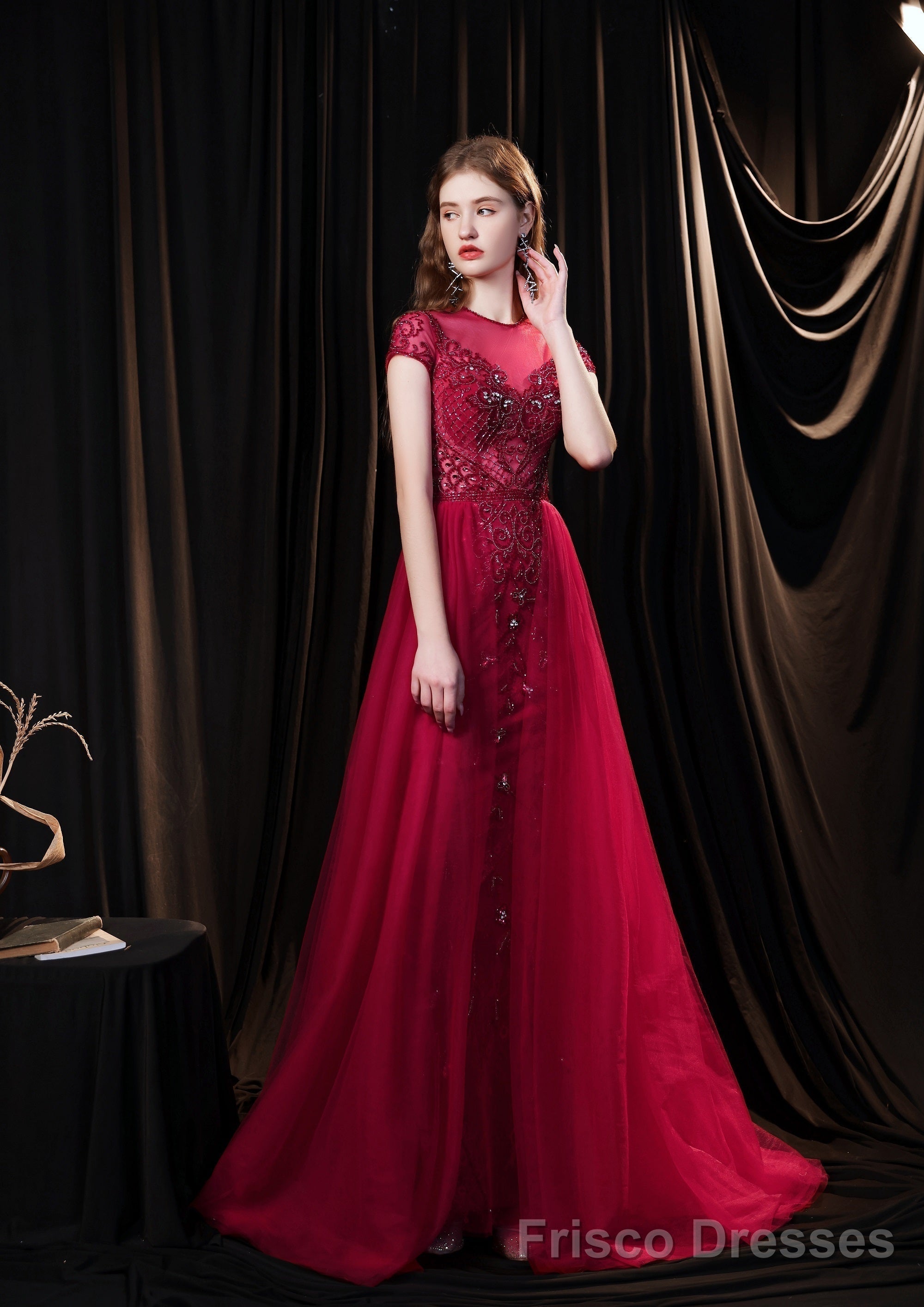 Cap Sleeves Prom Dress 2025 Beading Appliques Tulle Scoop Floor Length Burgundy Prom Dresses Main image