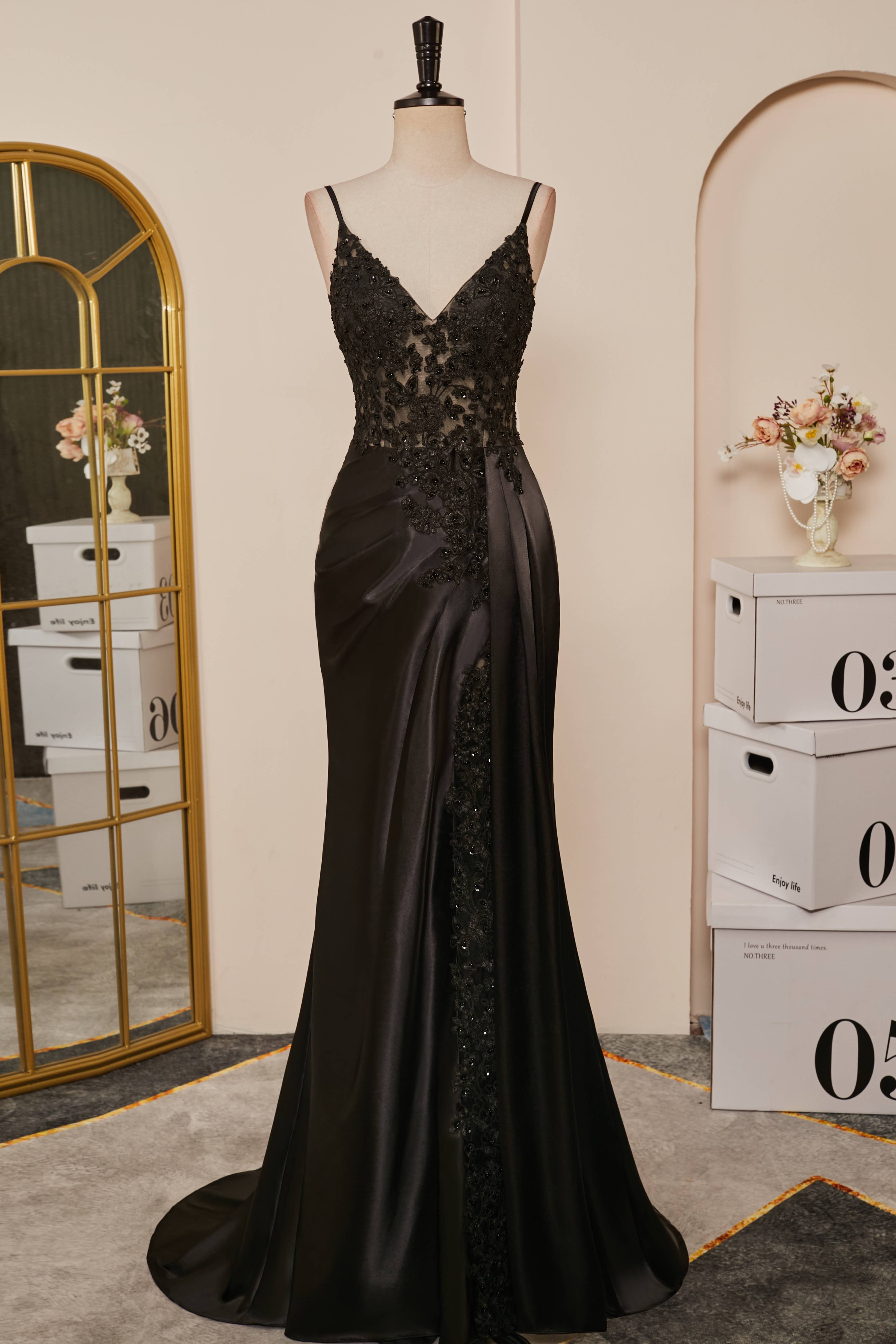 Black Mermaid Pluning V Appliques Long Prom Dresses with Slit