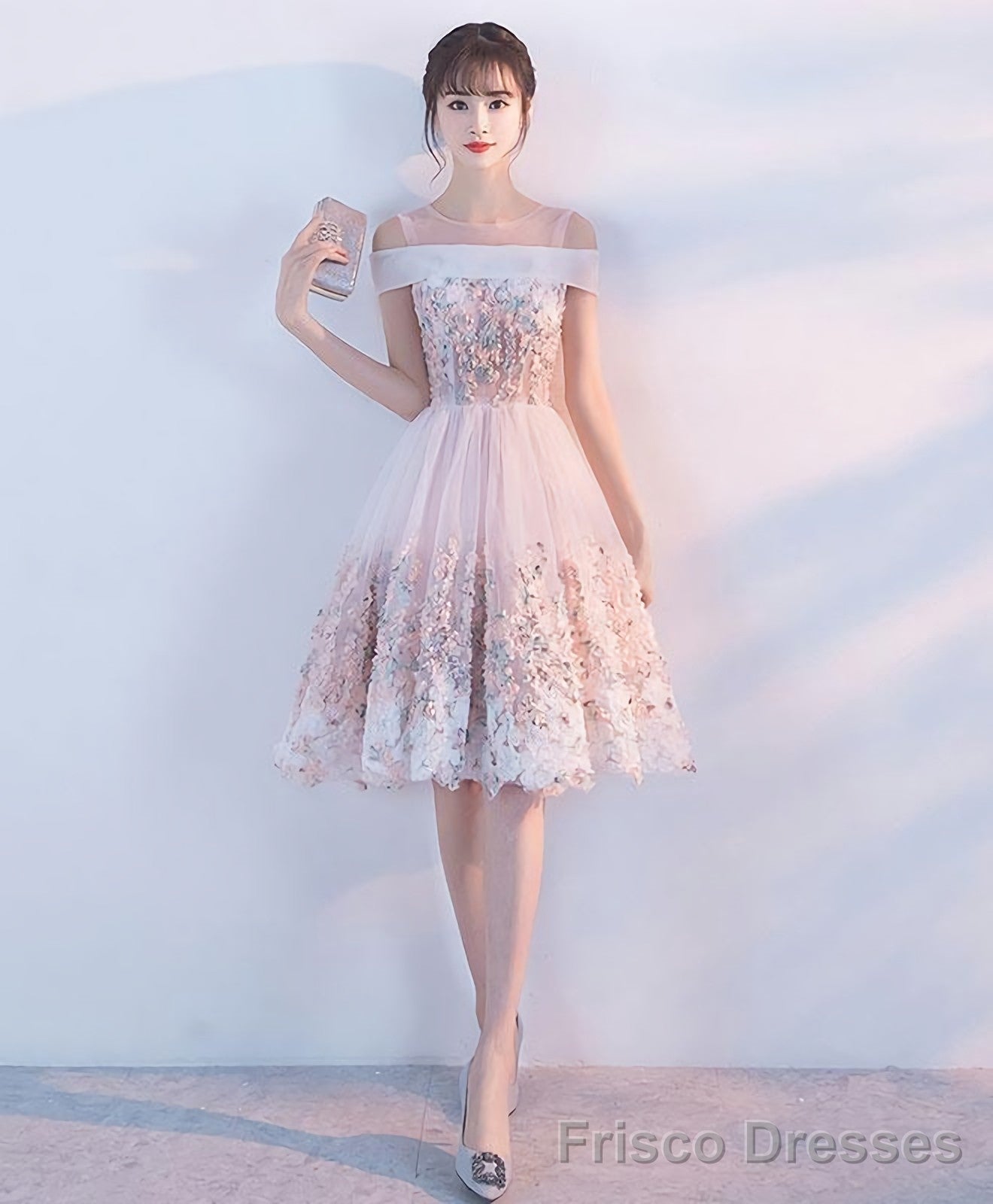 dresses pink lace Applique Short Prom Dress Pink Homecoming Dress – Frisco High split dress Elena of Avalor Inspired It is available in Color:Gold Gray