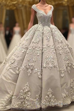 Gorgeous Sleeveless V Neck Lace Appliques Ball Gown Wedding Dress