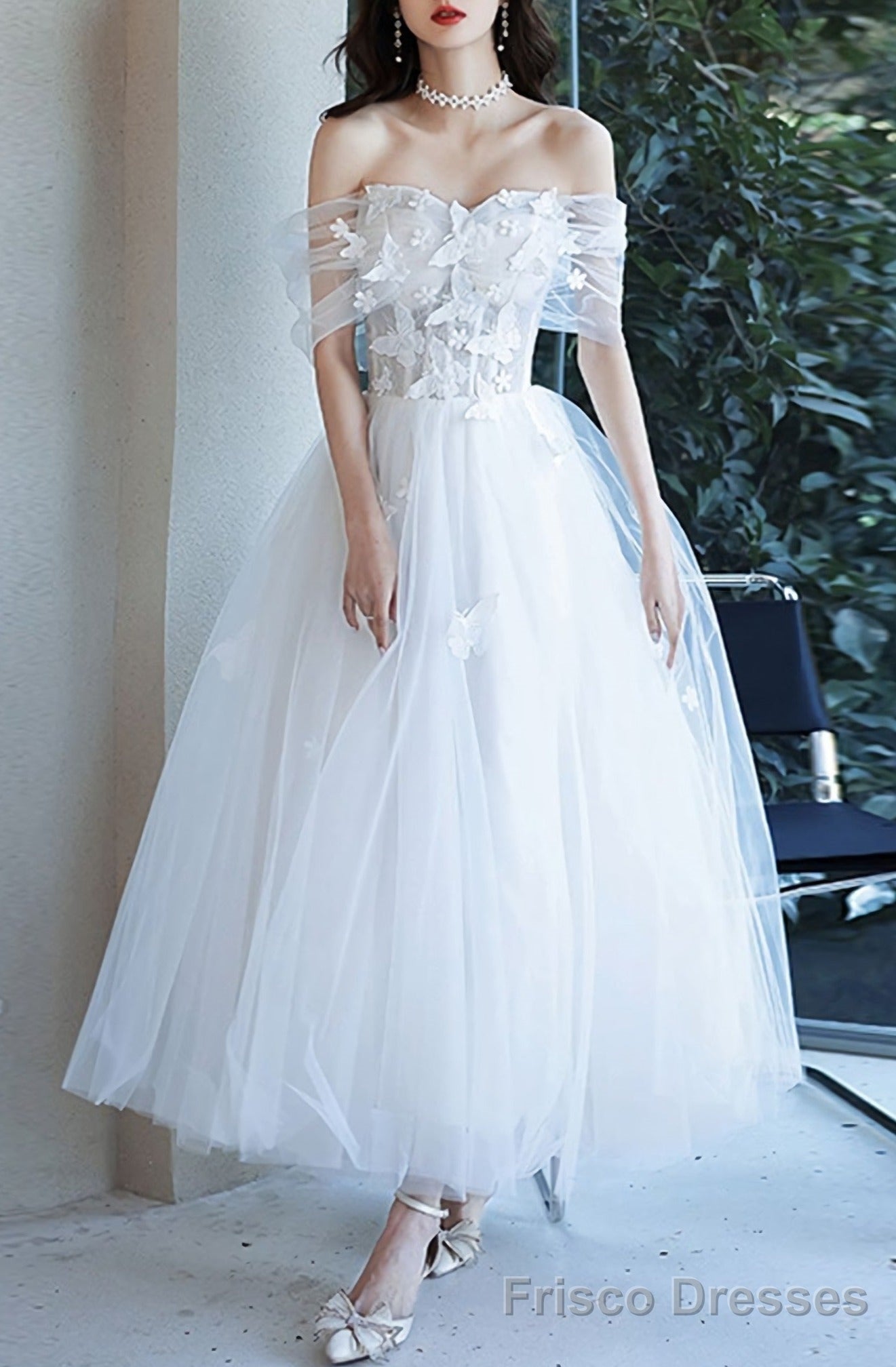 White Sweetheart Off Shoulder Tulle Lace Tea Length Prom Dress