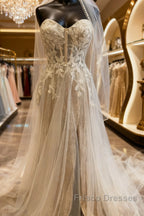 A-Line Sweetheart Neckline Tulle Wedding Dress With Appliques