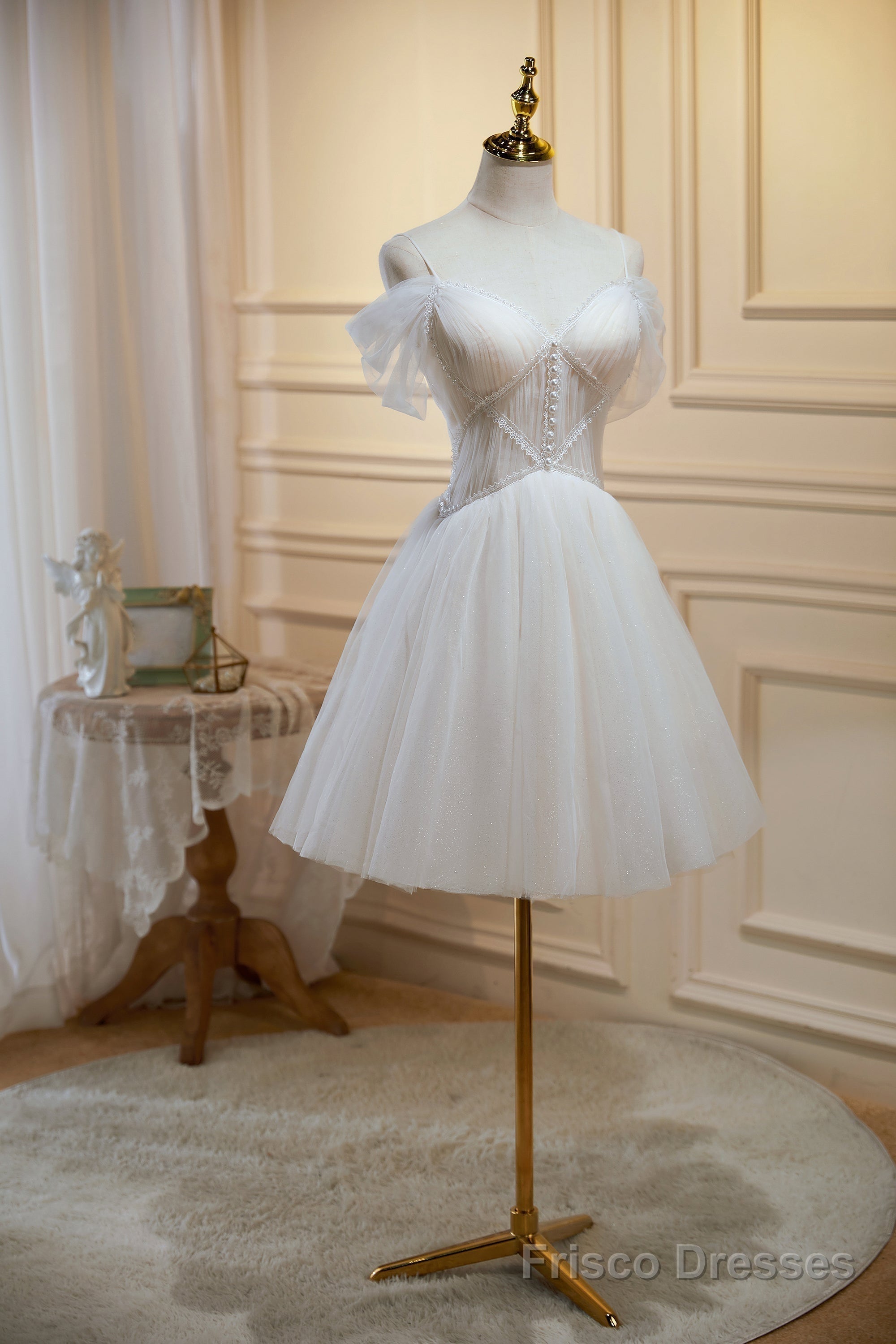 Cute Spaghetti Straps V Neck Tulle Short Homecoming Dresses Secondary image