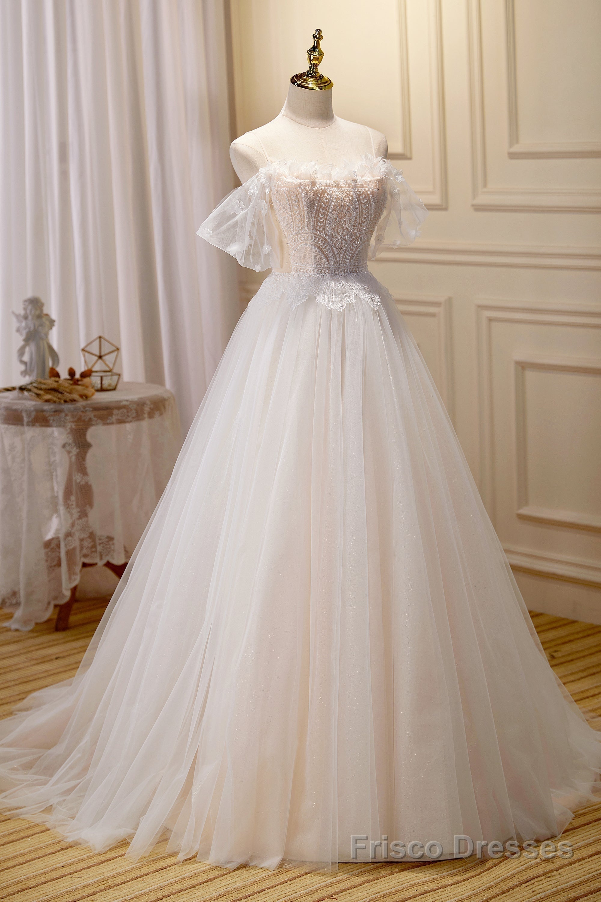 Chic Spaghetti Straps Beading A Line Tulle Wedding Gown Main image