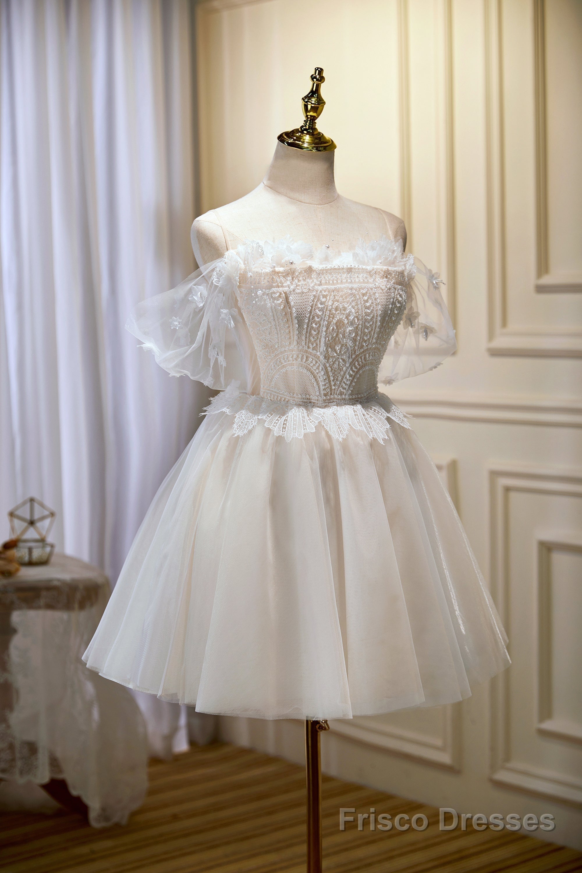 Chic Ivory Spaghetti Straps Off The Shoulder Tulle Homecoming Dresses Secondary image