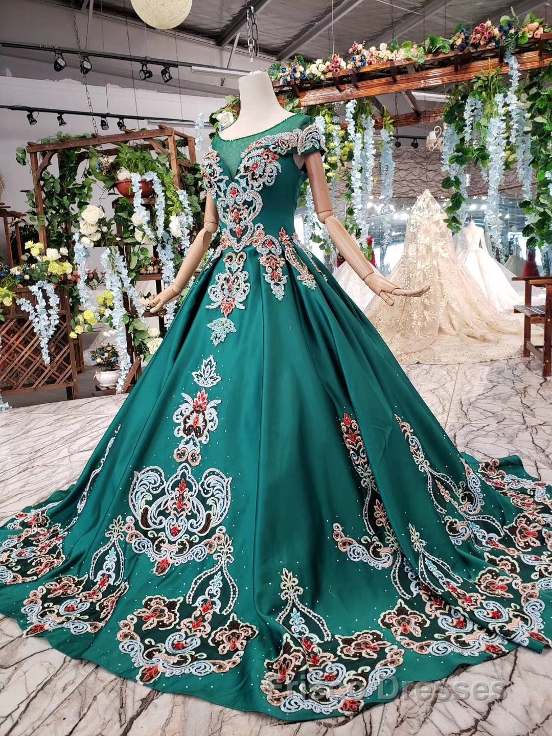 Luxury Green Round Neck Short Sleeves Formal Prom Dress with Beading