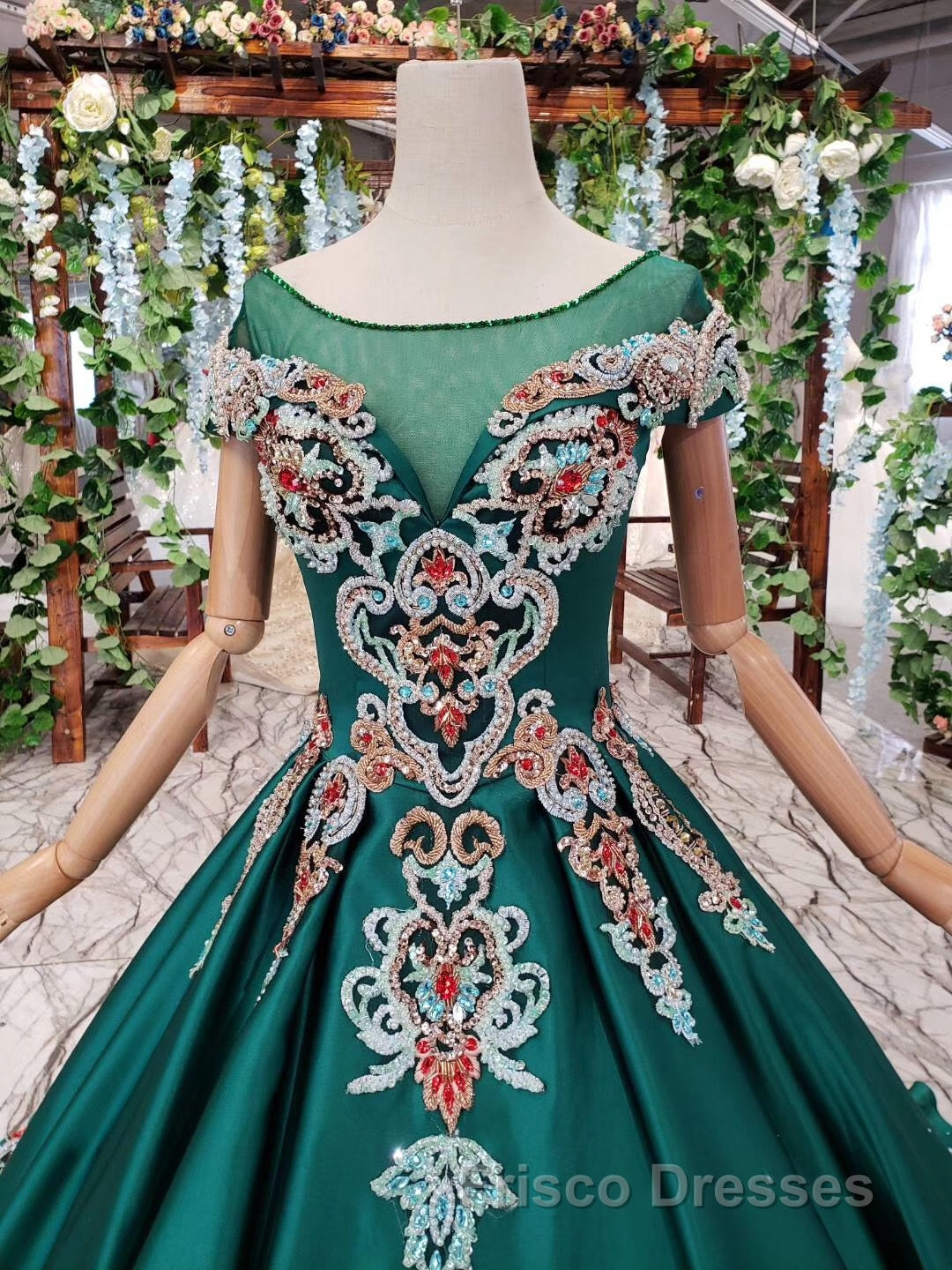 Luxury Green Round Neck Short Sleeves Formal Prom Dress with Beading