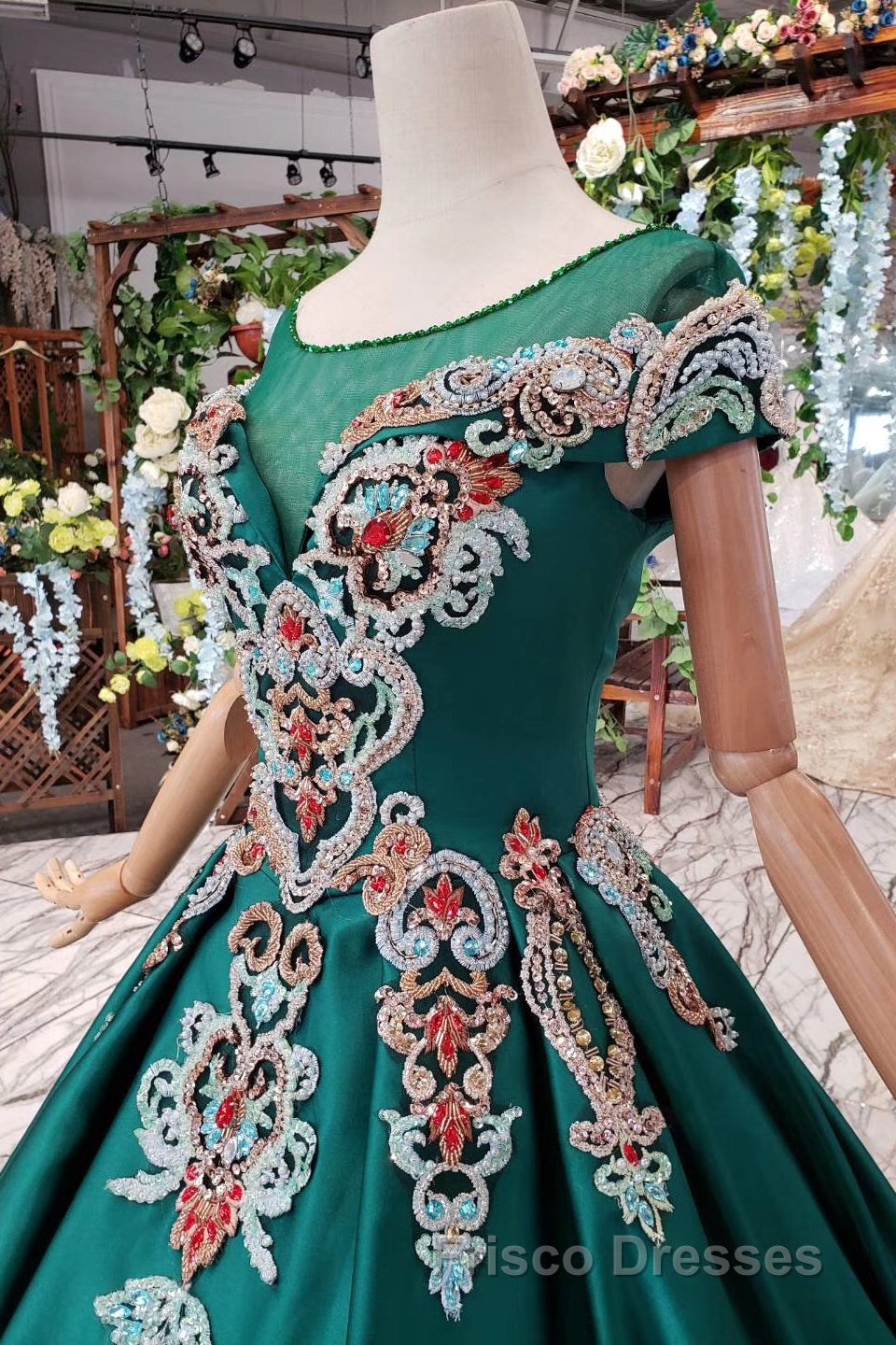 Luxury Green Round Neck Short Sleeves Formal Prom Dress with Beading