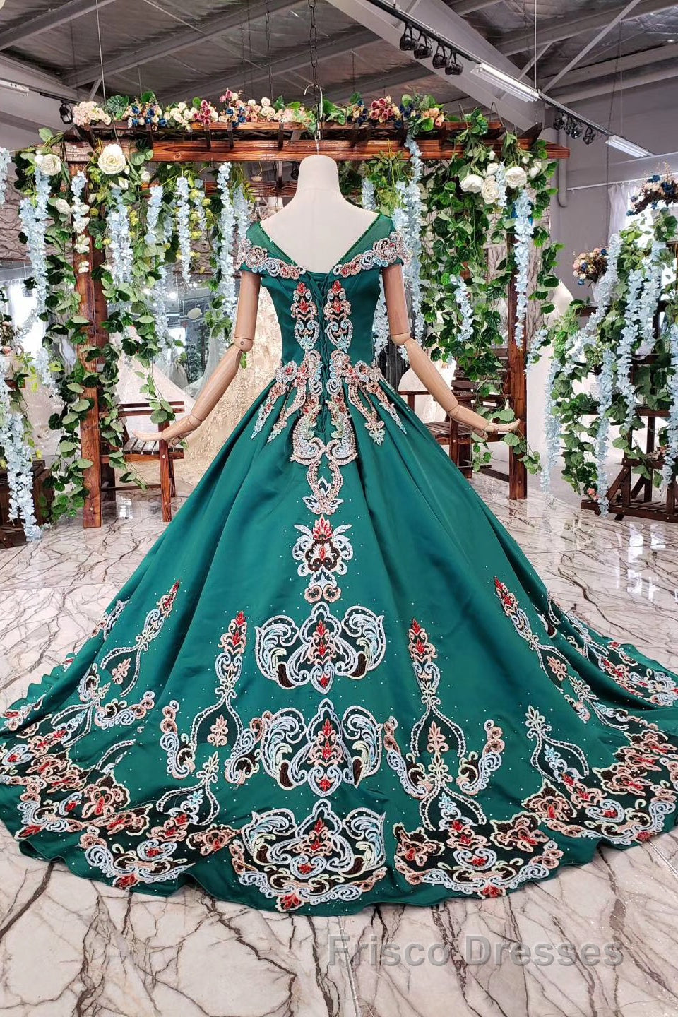 Luxury Green Round Neck Short Sleeves Formal Prom Dress with Beading