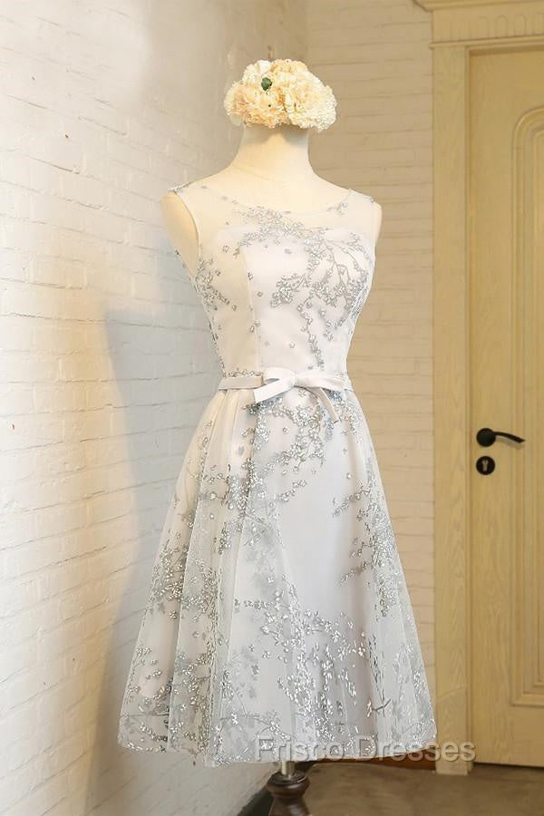A-Line Boat Neck Knee-Length Tulle Homecoming Dress With Applique Secondary image