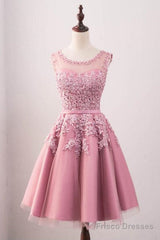 A-Line Crew Knee-Length  Tulle Homecoming Dress With Appliques