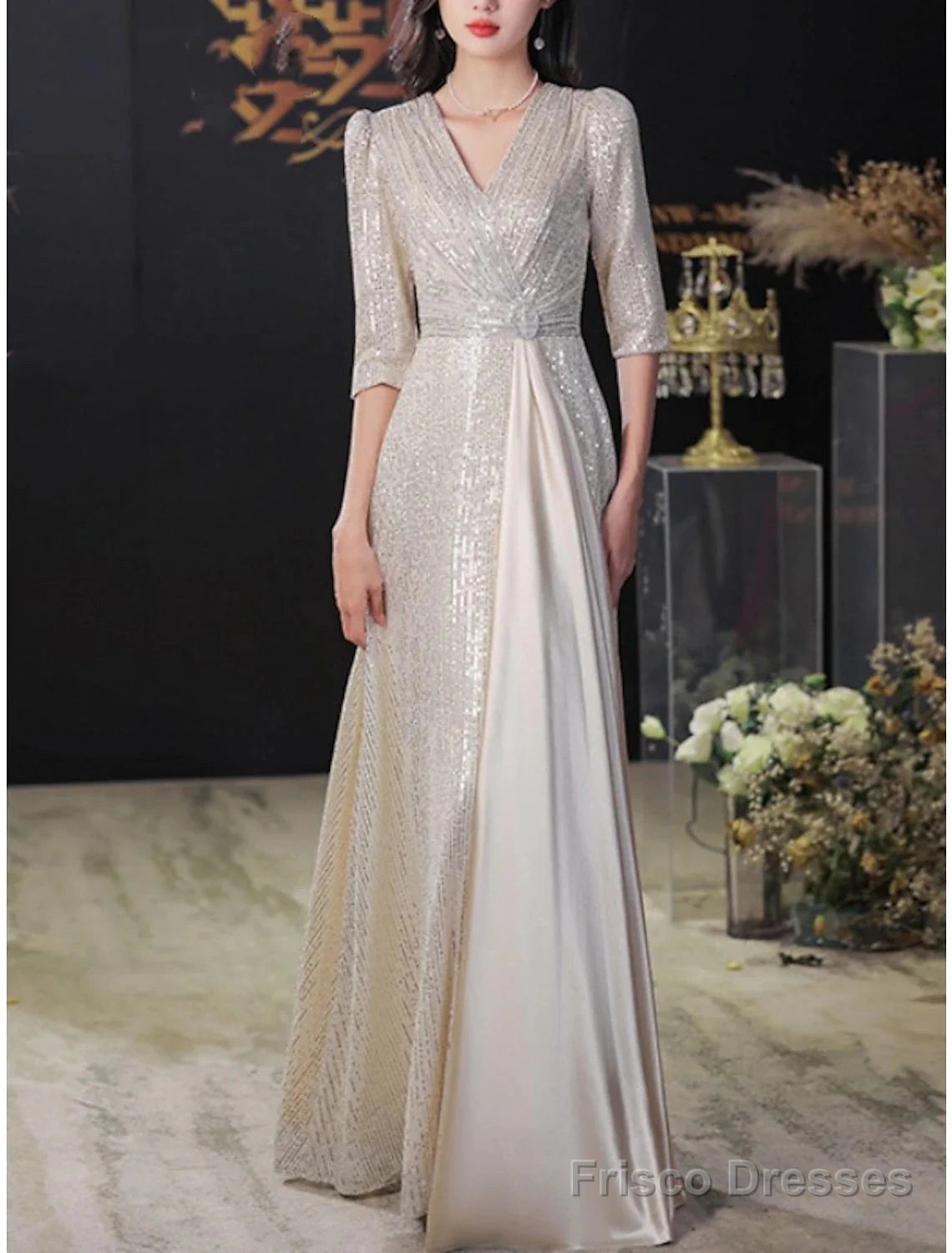 A-Line Mother Of The Bride Dress Wedding Guest Elegant Sparkle & Shine Petite V Neck Sweep / Brush Train Sequined Half Sleeve With Pleats Crystal Brooch