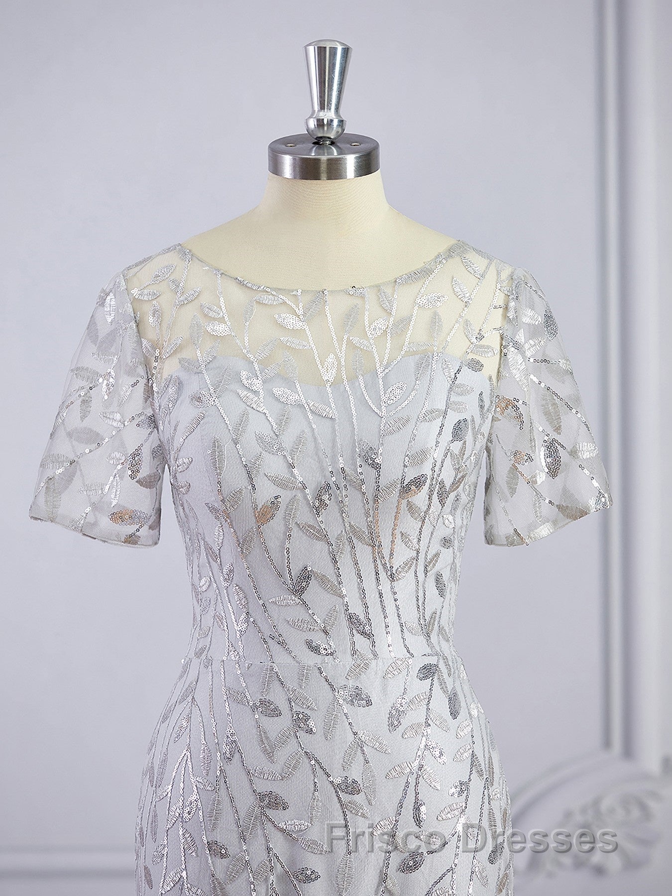 A-Line/Princess Bateau Floor-Length Tulle Mother of the Bride Dress With Ruffles Secondary image