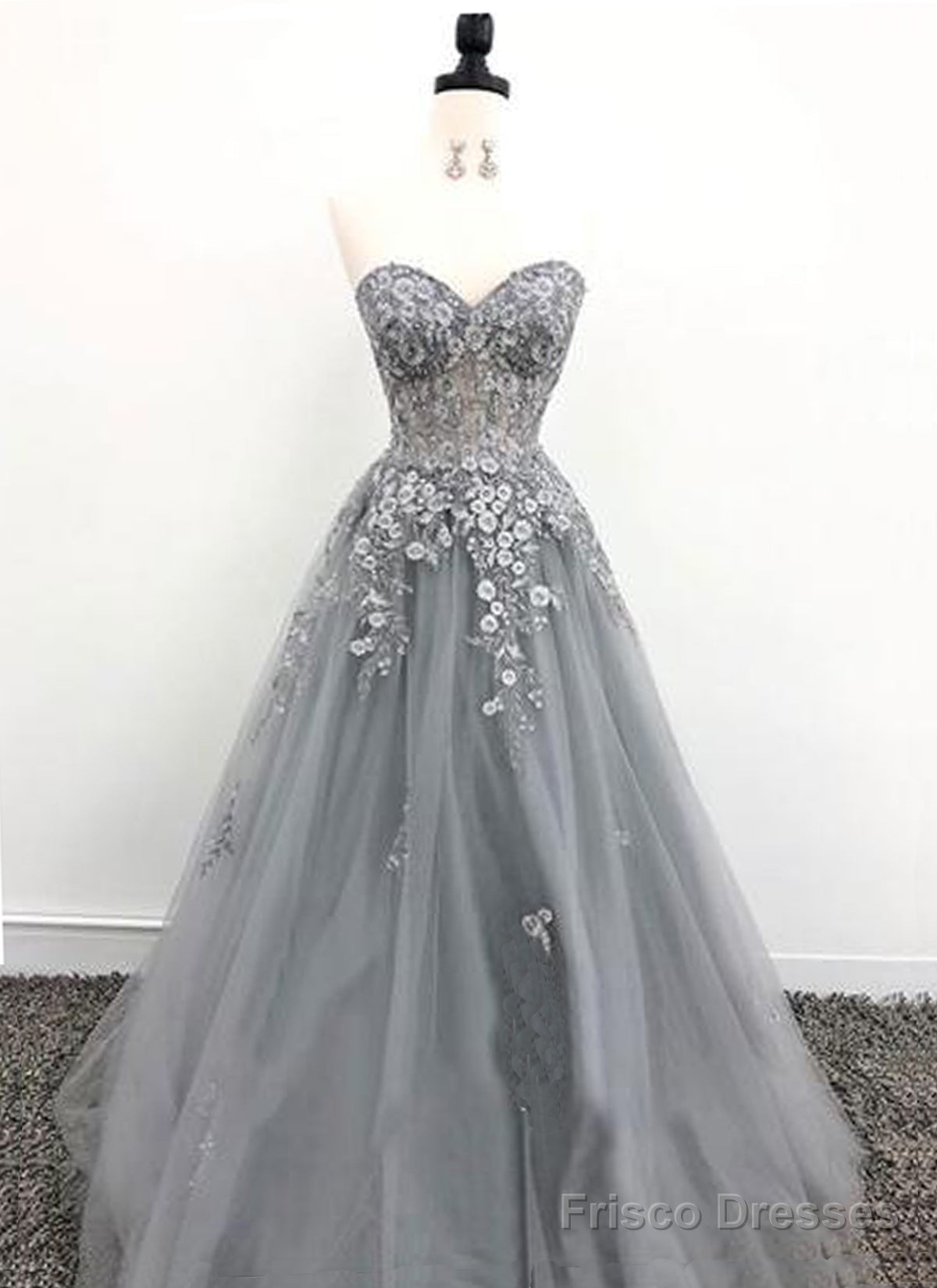 A-Line/Princess Floor-Length Tulle Prom Dresses Main image