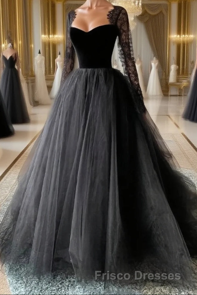 A-line/Princess Square Court Train Tulle Wedding Dress with Appliques Lace