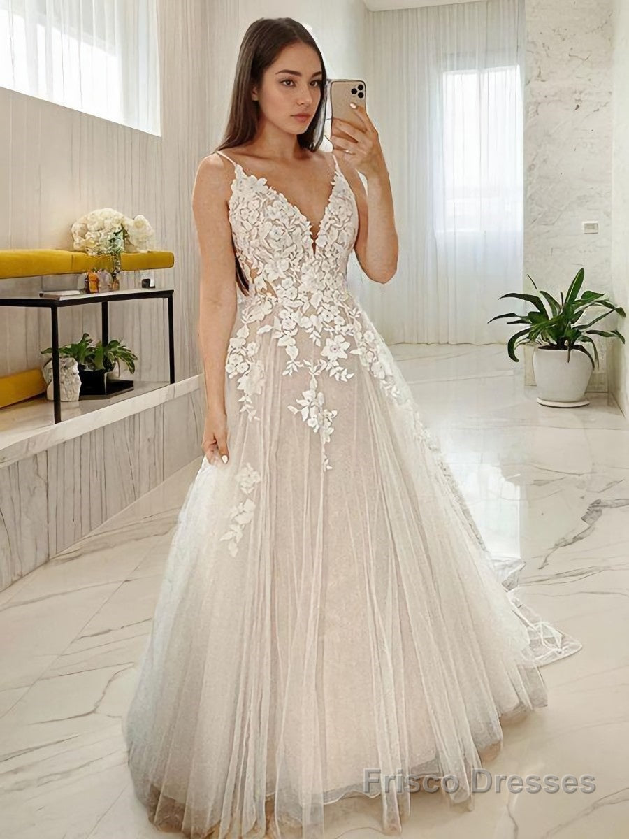 A-Line/Princess V-neck Court Train Tulle Wedding Dresses With Appliques Lace Main image