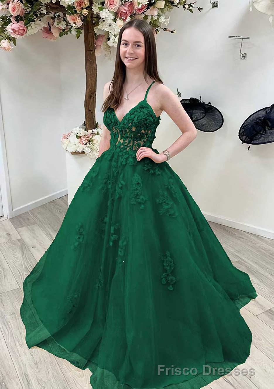 A-line Princess V Neck Sleeveless Sweep Train Tulle Prom Dresses With Appliqued Beading Lace