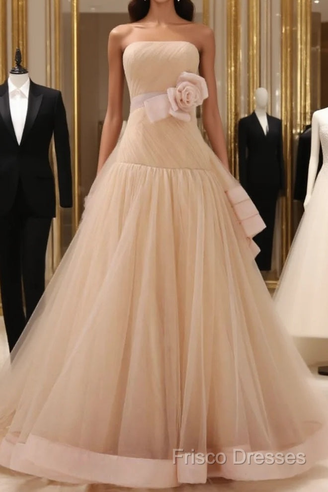 A-Line Stomacher Tiered Wedding Dress Court Train With Appliques Main image