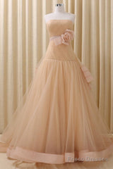 A-Line Stomacher Tiered  Wedding Dress Court Train With Appliques