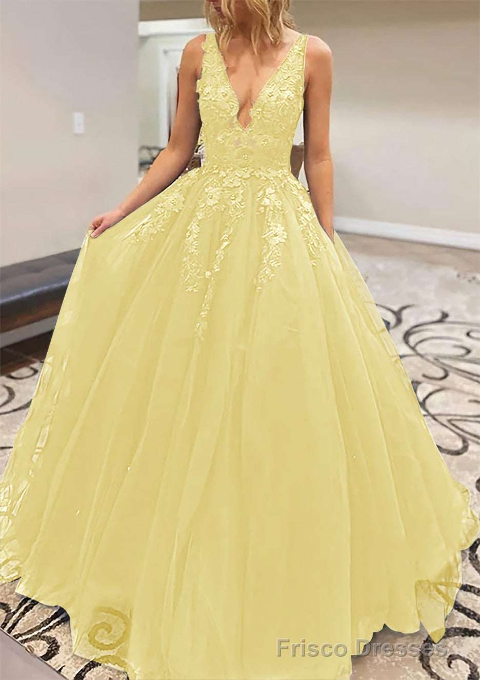 A-line V Neck Long/Floor-Length Lace Tulle Prom Dresses With Appliqued