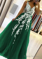 A-line V Neck Sleeveless Sweep Train Tulle Prom Dresses With Beading Lace