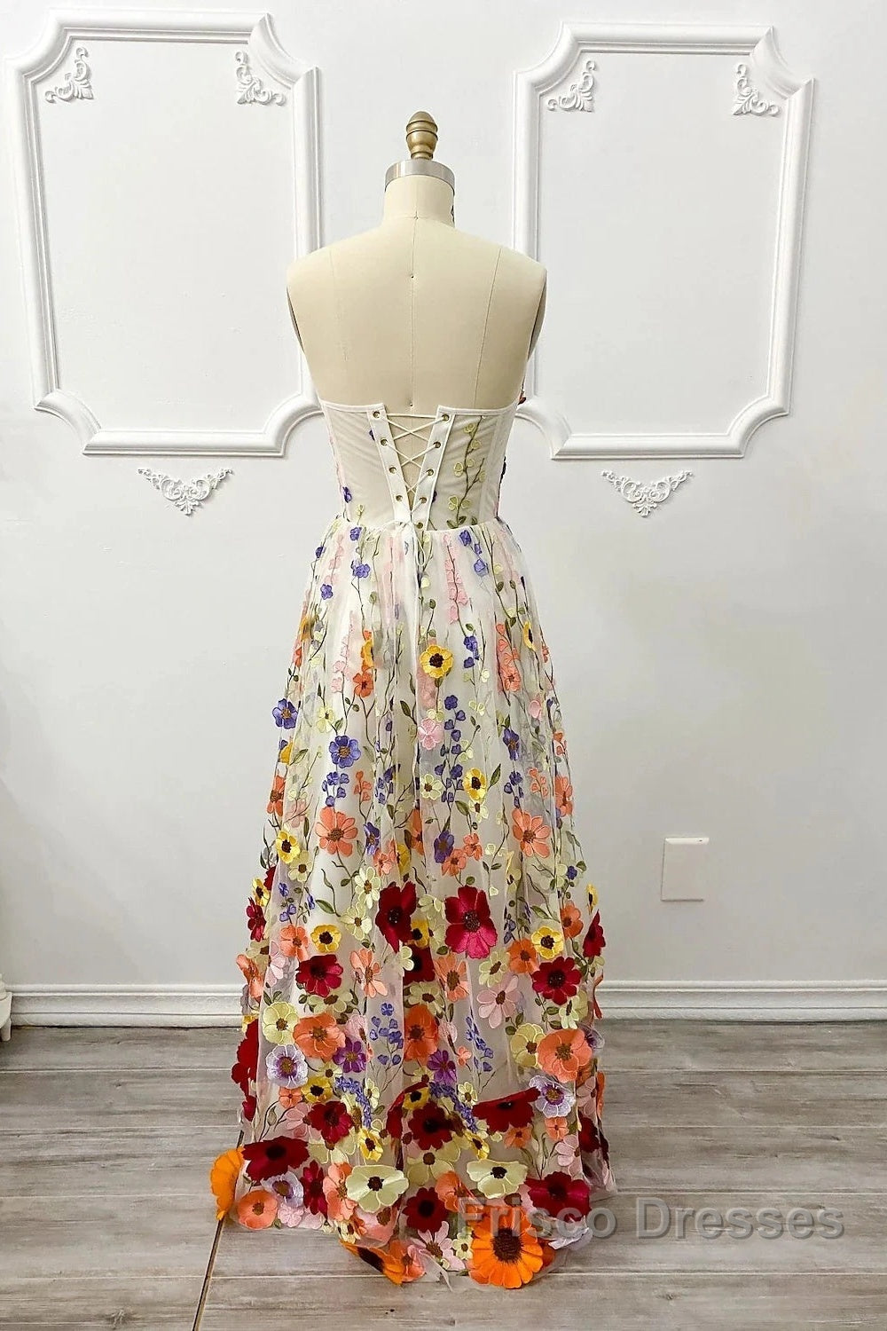 A-Line Wedding Guest Dress Floral Dress Wedding Guest Floor Length Sleeveless Illusion Neck Wednesday Addams Family Cotton Backless With Embroidery Appliques Secondary image