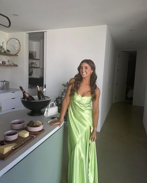Apple Green Sleeveless Silk Satin Ruffles Prom Evening Dresses Main image