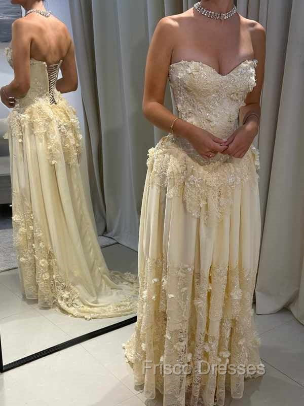Aristocratic A-line Sweetheart Appliques Lace Sweep Train Chiffon Corset Prom Dress