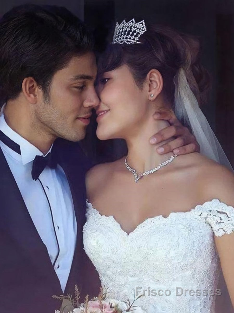 Ball Gown Off-the-Shoulder Floor-Length Tulle Wedding Dresses Secondary image