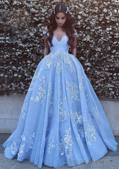 Ball Gown Off-the-Shoulder Sleeveless Court Train Tulle Prom Dresses With Pleated Appliqued