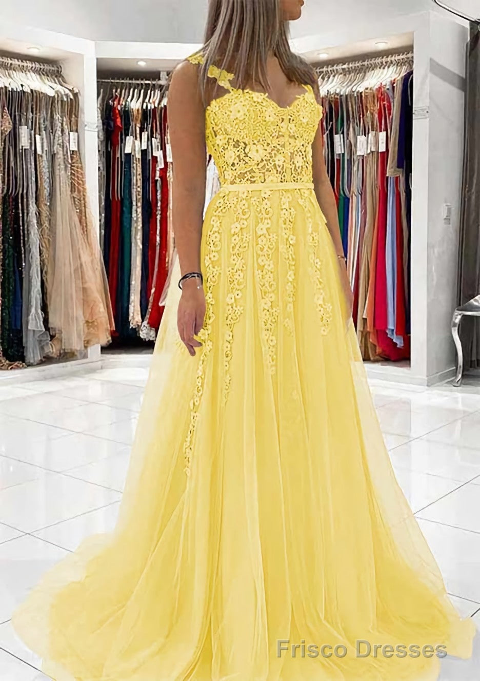 Ball Gown Princess Sweetheart Tulle Sweep Train Prom Dresses With Appliqued Lace