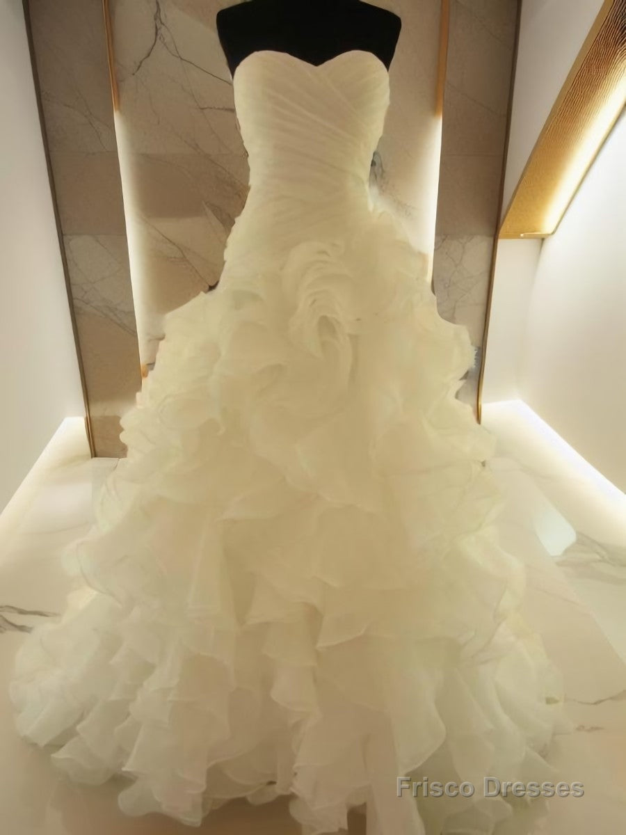 Ball-Gown Sweetheart Ruffles Court Train Organza Wedding Dress Main image