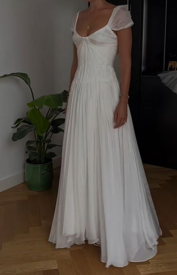 Beautiful White Chiffon A Line Prom Dress Wedding Dress Main image