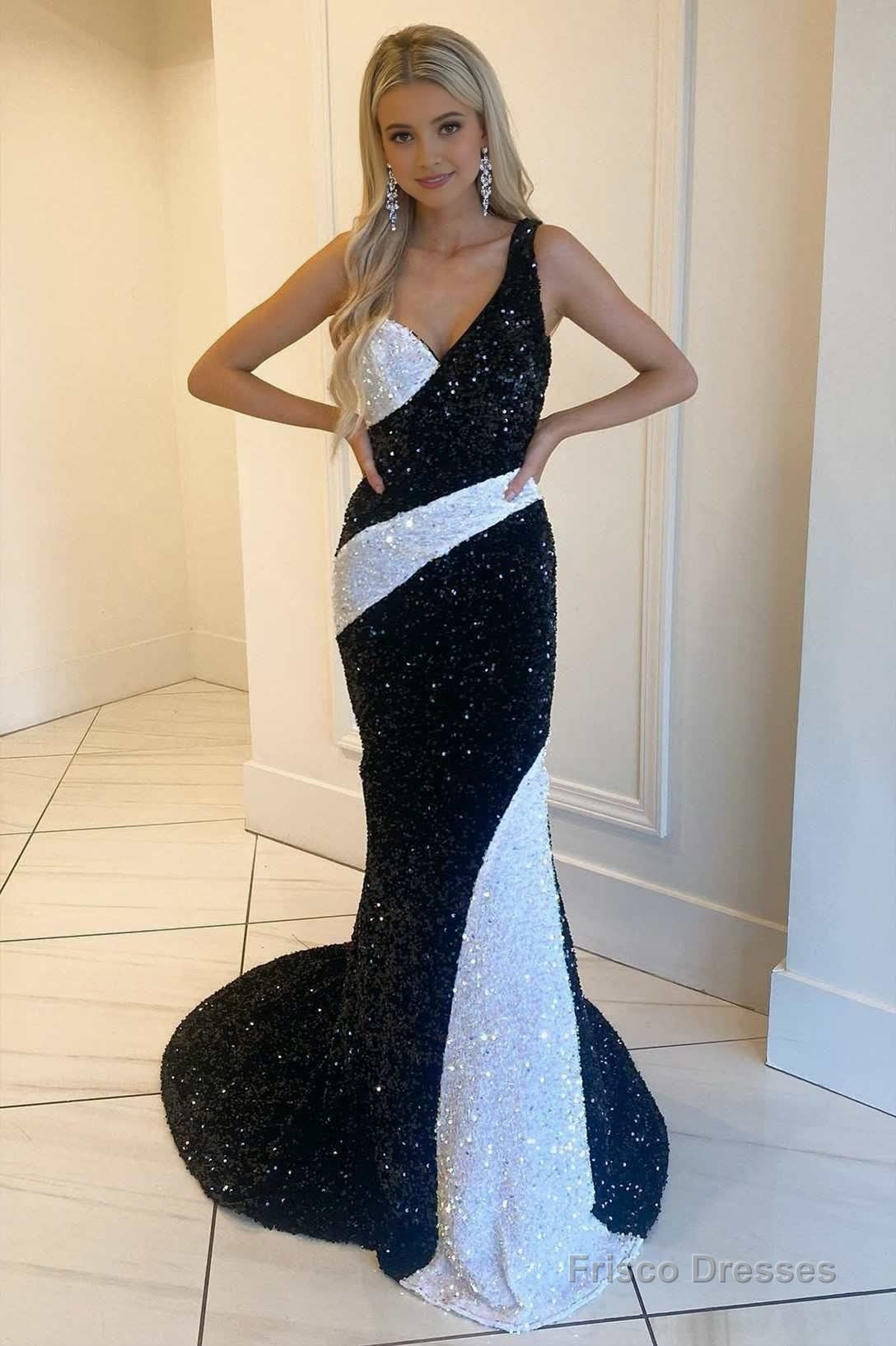 Black and White Sequin One-Shoulder Mermaid Long Prom Gowm