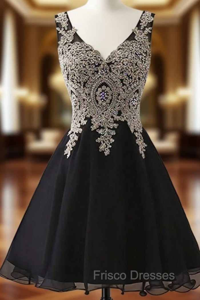Black Chiffon V-neck Lace Appliques Beading Homecoming Dress