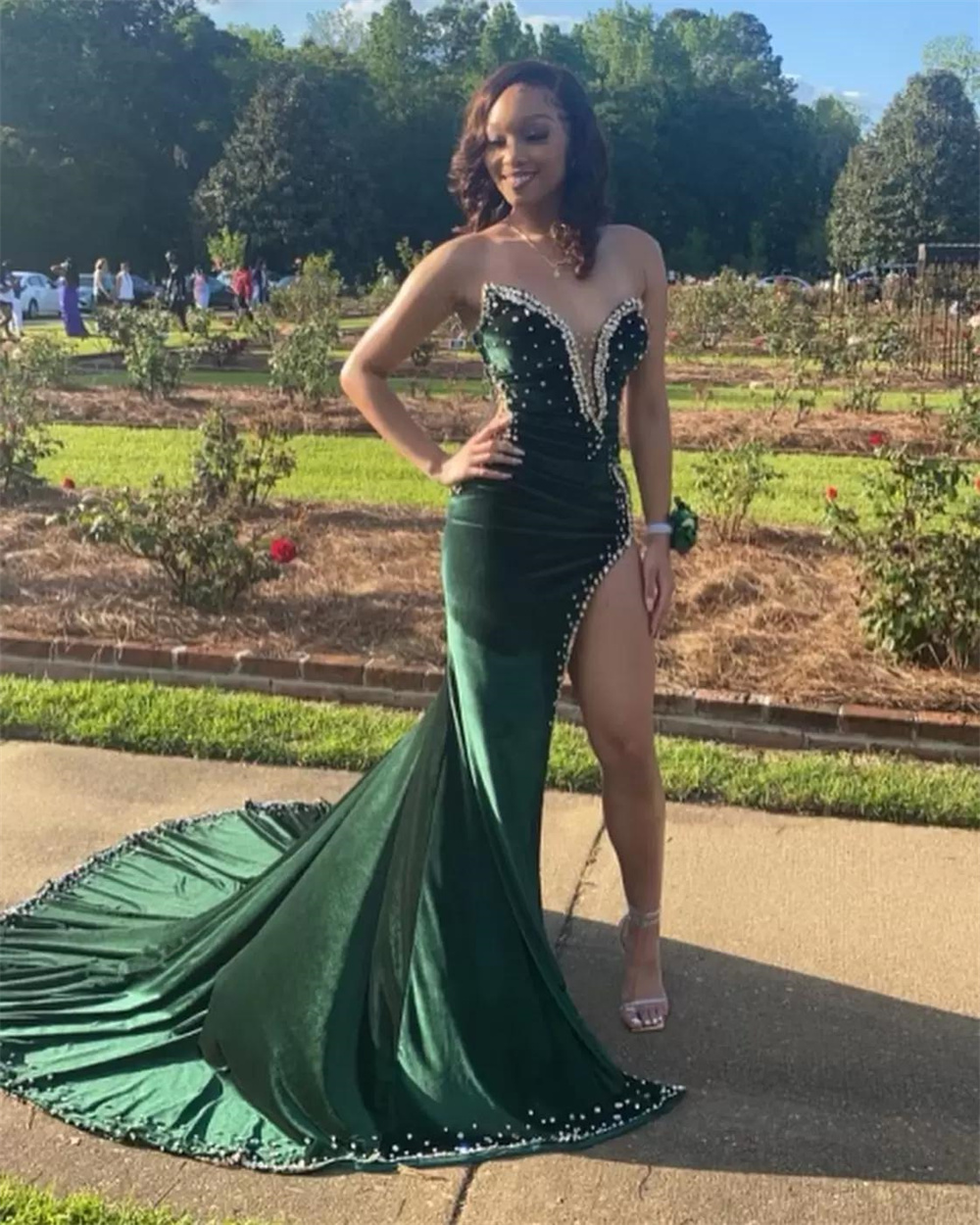 Black Girl Prom Dresses Long Mermaid Green Prom Gown With Train Secondary image