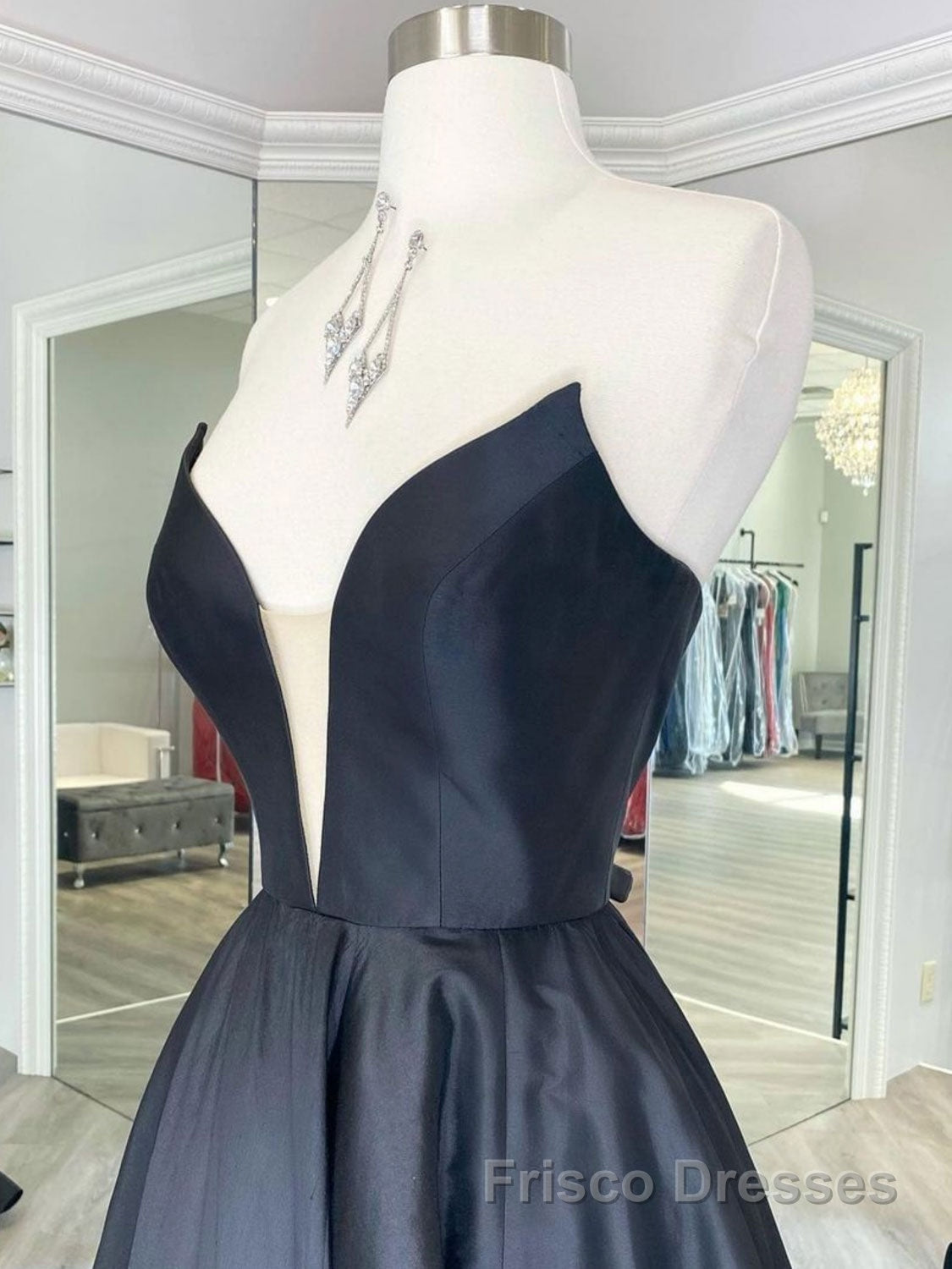 Black v neck satin long Formal Prom Dresses, black evening Dresses Secondary image