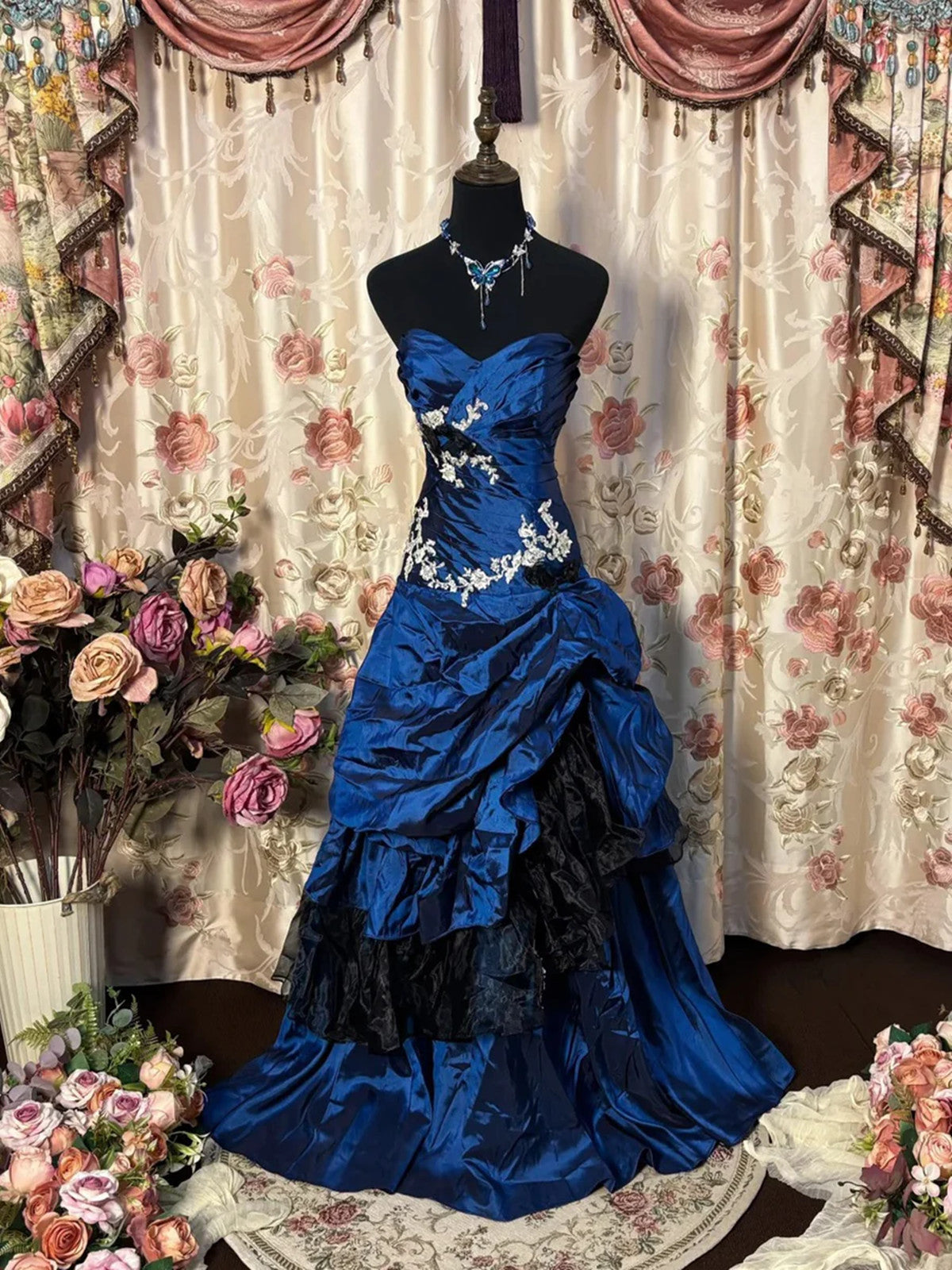 Blue Taffeta With Lace Strapless Long Formal Dress, Blue Taffeta Sweetheart Prom Dress Main image