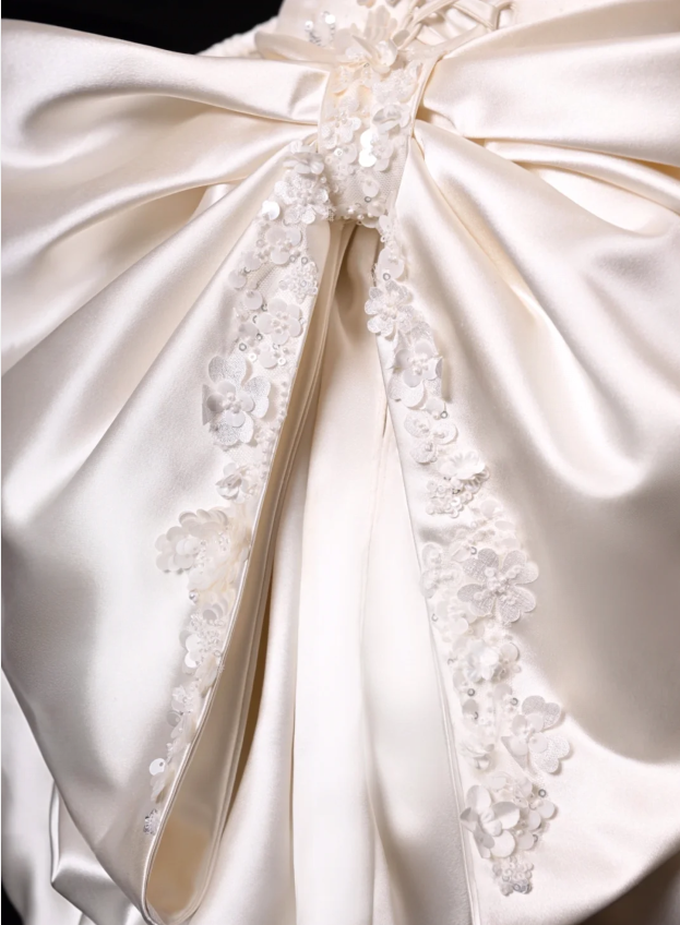 Bow Ivory A Line Sweetheart Neck Lace Satin Mini Homecoming Dress Cocktail Dress