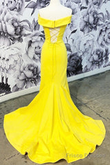 Bright Off-The-Shoulder Sheath/Column Prom Dress With Split
