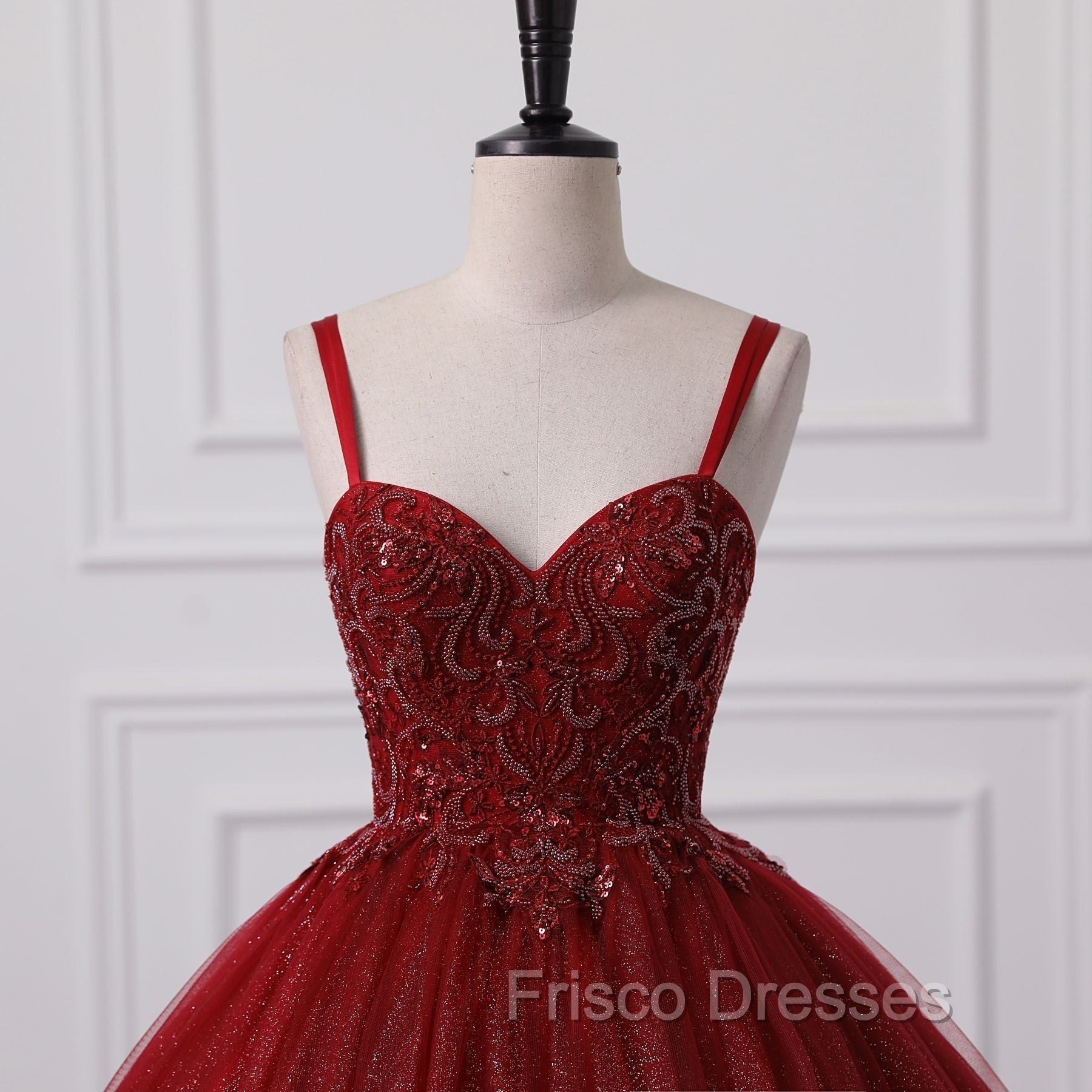 Burgundy Bling Tulle Ball gowns Long Formal Prom Dress with Embroidered Sequins