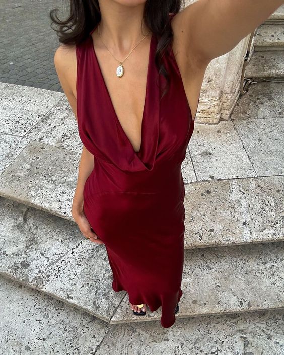 Burgundy Prom Dresses Deep V Neck Evening Dress Main image