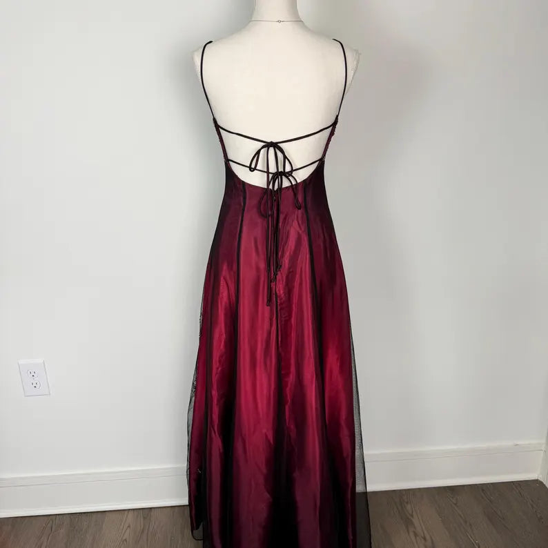 Burgundy Spaghetti Straps Exquisite Beaded Long Tulle Ball Gown Evening Dress Prom Dress
